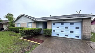 2217 Quail Hollow Dr, Grand Prairie, TX 75051
