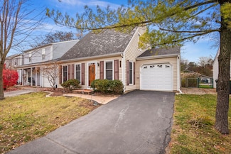 3S260 Birchwood Dr, Warrenville, IL 60555