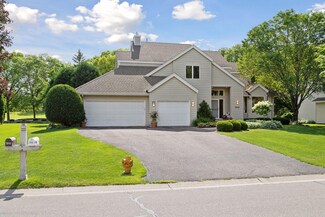 2940 Pilgrim Ln N, Plymouth, MN 55441