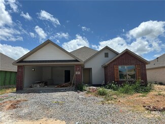 221 Palm St, Centerton, AR 72719
