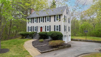 16 Sawmill Ln, Hampstead, NH 03841
