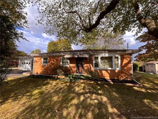 100 E Maplewood Dr, Clarksville, IN 47129