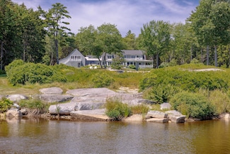 541 E Blue Hill Rd, Blue Hill, ME 04614