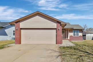 1350 N Aksarben Ct, Wichita, KS 67235