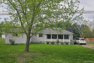 904 Rowland Rd, Leonard, MI 48367