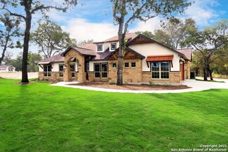 101 Calvary Dr, Adkins, TX 78101