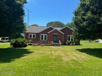 738 N Main St, Dyer, TN 38330