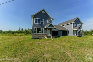27 Pulcher Ave, Hudson, NY 12534