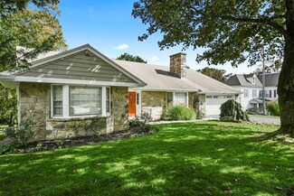 592 Salisbury St, Worcester, MA 01609