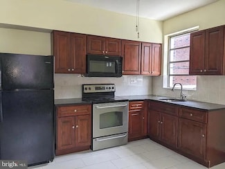 1512 Wolf St, Philadelphia, PA 19145