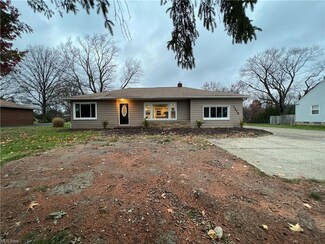 1275 Hillside Rd, Seven Hills, OH 44131