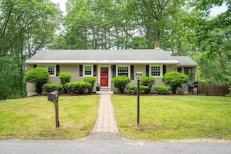 43 Longwood Dr, Swanzey, NH 03446
