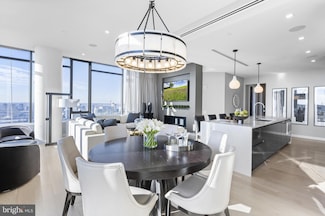 1911 Walnut St Unit 2702, Philadelphia, PA 19103