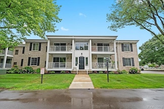 36074 Ann Arbor Trail, Livonia, MI 48150