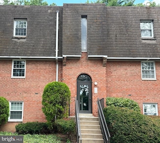 4000 Gypsy Ln Unit 420D, Philadelphia, PA 19129