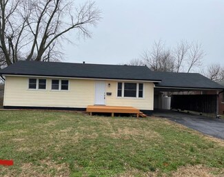 910 Frontenac Dr, East Saint Louis, IL 62206