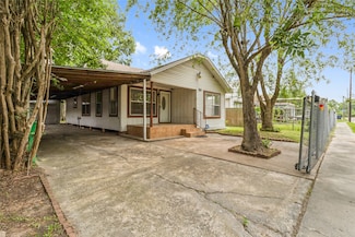 310 W Republic St, Baytown, TX 77520