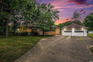 56859 Sundown Rd, South Bend, IN 46619