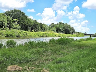 5015 Ghinaudo Rd, Hitchcock, TX 77563