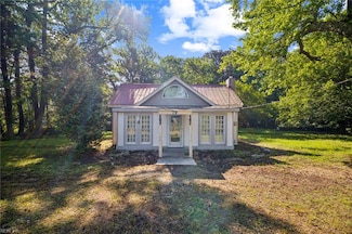 79 Gwynnsville Rd, Hudgins, VA 23076