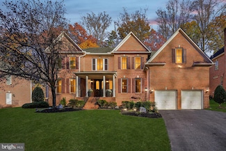 11033 Daybreak Ct, Rockville, MD 20852