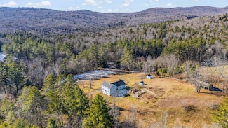 42 Blackberry Ln, Jamaica, VT 05343