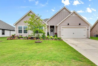 733 Buttercup Dr, Pilot Point, TX 76258
