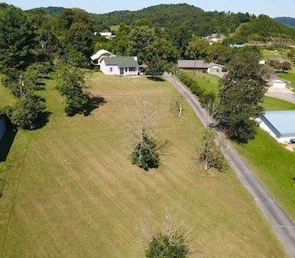 46 Old Flatlick Rd, Flat Lick, KY 40935