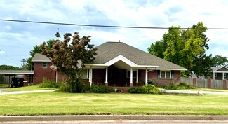 516 SW 6th St, Mooreland, OK 73852
