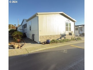 97940 W Benham Ln Unit 4, Brookings, OR 97415