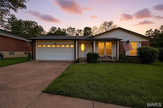 5621 Chalet Manor Ct, Saint Louis, MO 63129