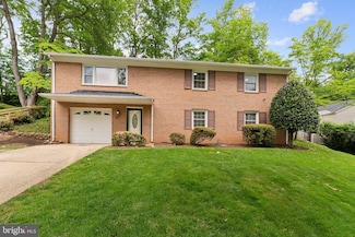 8626 Kerry Ln, Springfield, VA 22152