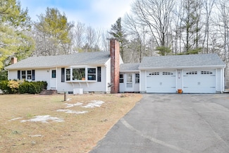 713 Gardiner Rd, Wiscasset, ME 04578