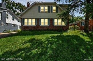 136 Alice Ave, Bloomfield Hills, MI 48302
