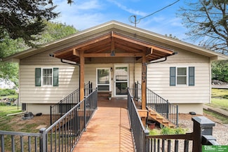 9109 Murray Dr, Plattsmouth, NE 68048