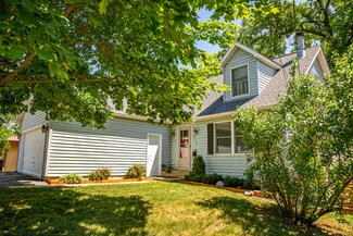 34721 N Peterson Ave, Ingleside, IL 60041