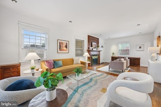 9405 Garwood St, Silver Spring, MD 20901