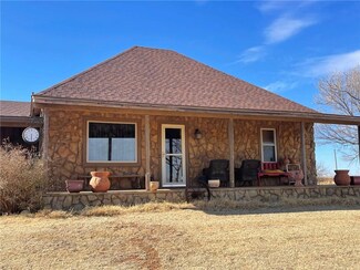 22584 E 1090 Rd, Clinton, OK 73601