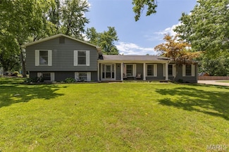 703 Sun Valley Dr, Farmington, MO 63640