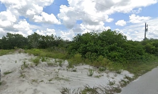 447 Mercedes Ct, Lehigh Acres, FL 33972