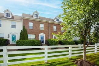 960 Hartford Village Blvd, Columbus, OH 43228