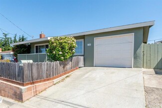 1342 Vallejo St, Seaside, CA 93955