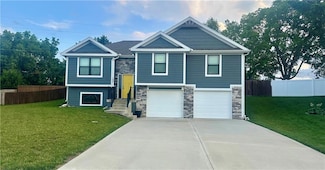 1800 NW Mya Ct, Grain Valley, MO 64029