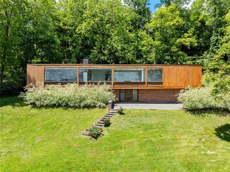 624 River Rd, Newburgh, NY 12550