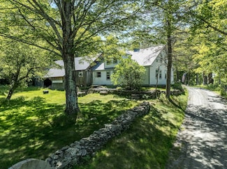 956 Old Cheney Rd, West Townshend, VT 05359