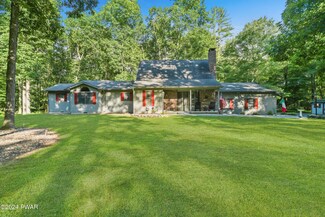 130 Foxcroft Dr, Milford, PA 18337