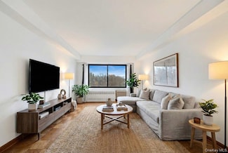 25 Lake St Unit 7H, White Plains, NY 10603