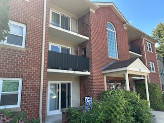 32 Maple Crest Cir Unit G, Holyoke, MA 01040