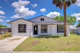 911 Kirkcaldy Way, Valrico, FL 33594