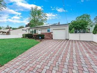251 Woods Rd, North Babylon, NY 11703